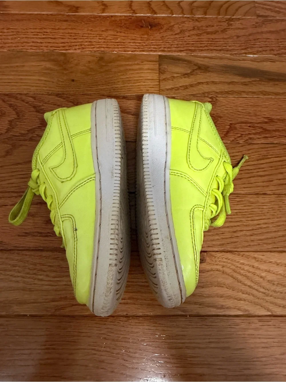 Nike Kids Bright Neon Yellow Low-Top sneakers Nike Air Force 1